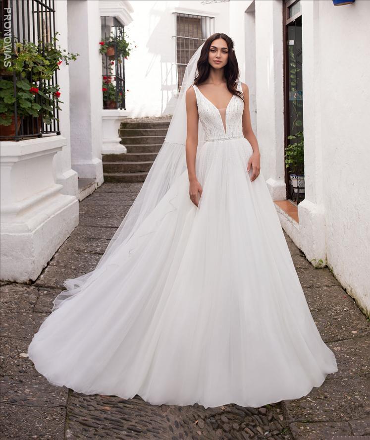 Model wearing a Pronovias gown
