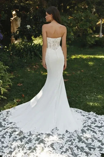 Elissar Valentina #1 thumbnail